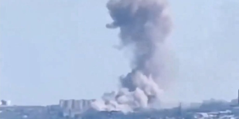 Дым Луганск, Луганск попадание, Луганский машиностроительный завод, Луганск координаты, Луганск координаты, Луганск Storm Shadow