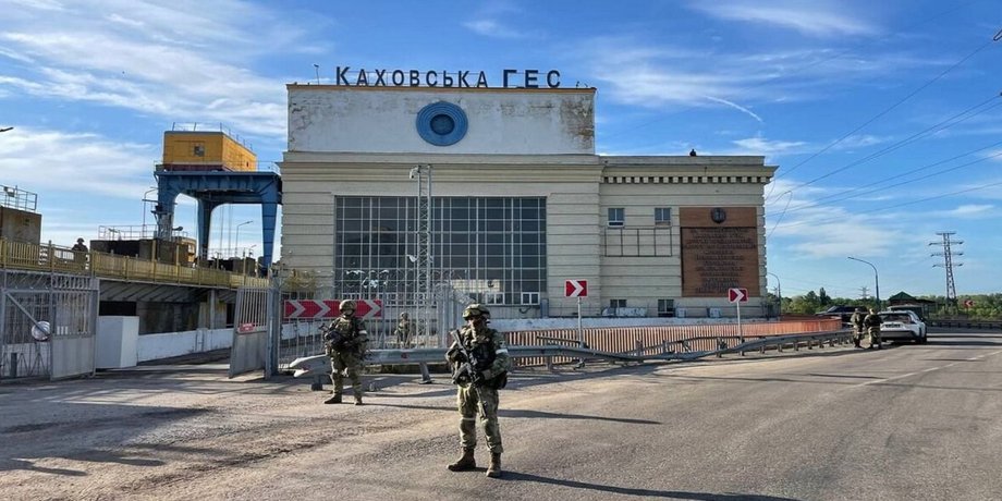 Каховська ГЕС, пожежа на Каховській ГЕС, вибухи на Каховській ГЕС