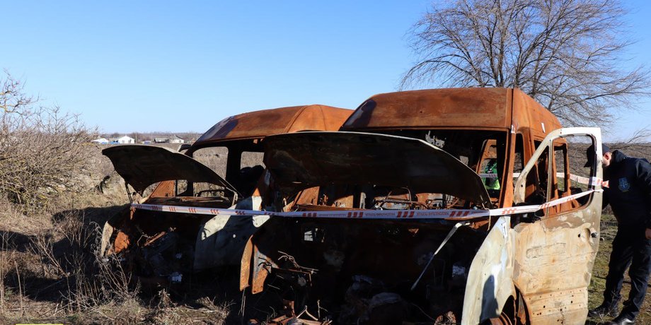Розстріл колона евакуаційні автобуси ексгумація вбивство воєнні злочин Ізюмський район