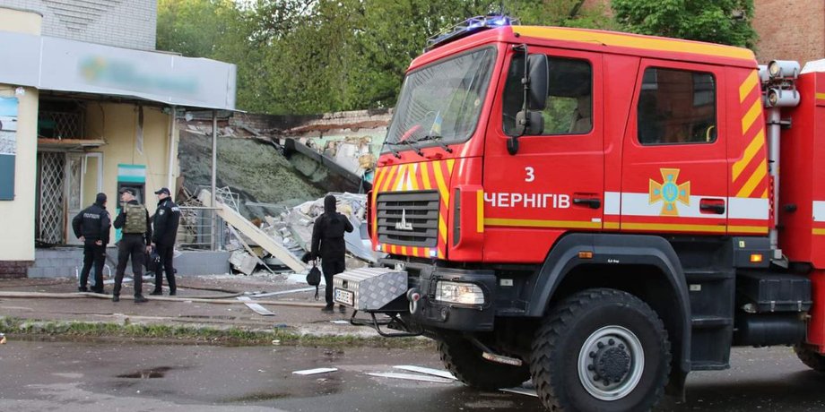 новини чернігова, в чернігові підірвали банк, вибух чернігів, банк в чернігові, дснс, вибухотехніки