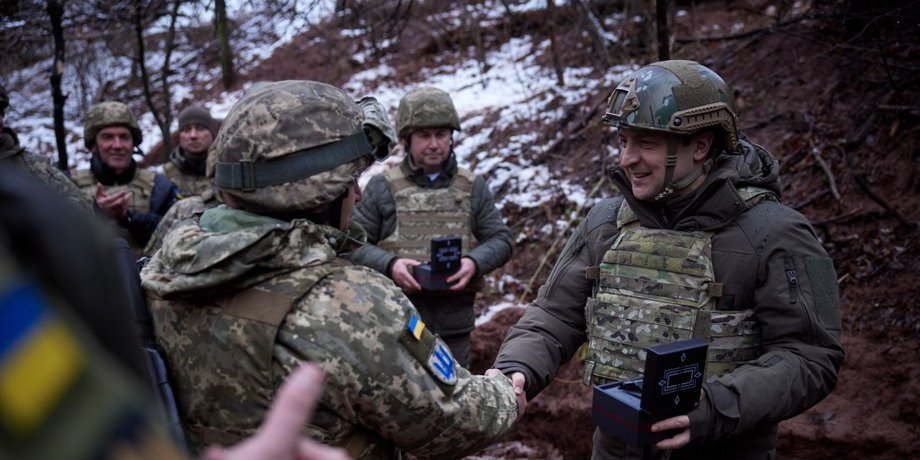 Володимир Зеленський і бійці ЗСУ