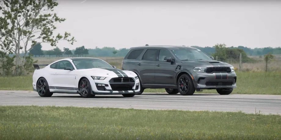 Ford Mustang Shelby GT500 і Dodge Durango SRT Hellcat