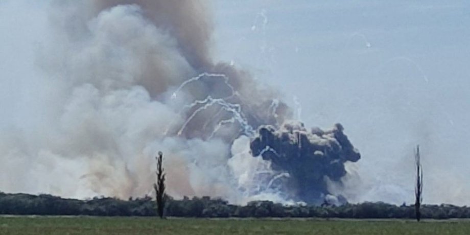 взрыв в крыму сегодня, крым взрыв, крым взрыв аэродром