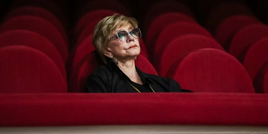 віра алентова