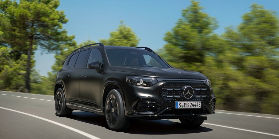 новый Mercedes-Benz GLB