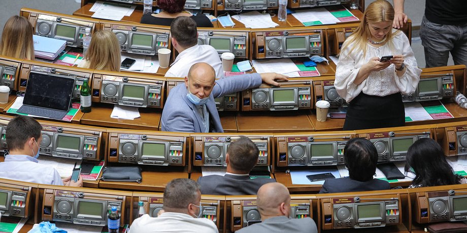 2 листопада Рада може заборонити нардепам відвідувати парламент без COVID-сертифікатів