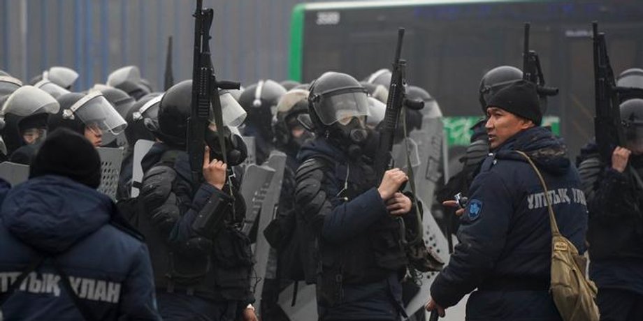 Військові у Казахстані