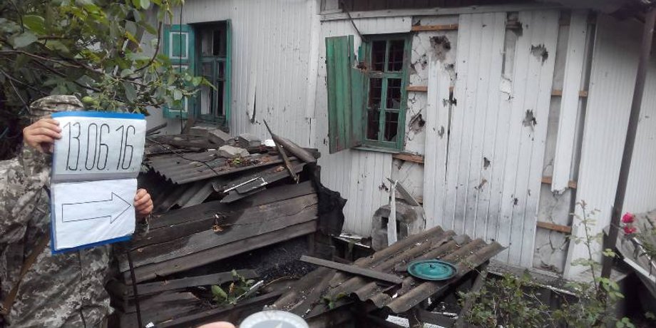 Последствия обстрелов со стороны боевиков / Фото: facebook.com/ato.news