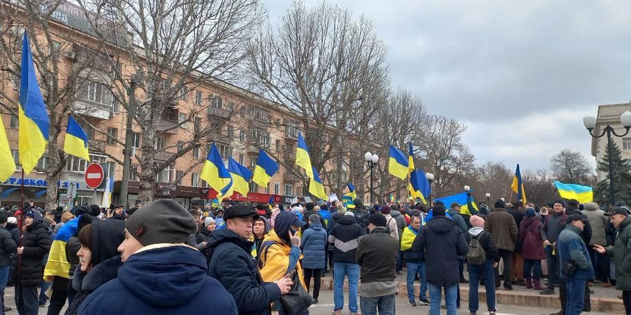 Митинг в Херсоне после вторжения РФ