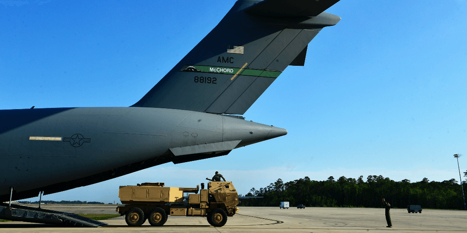 РСЗО HIMARS, самолет C-17 Globemaster III,