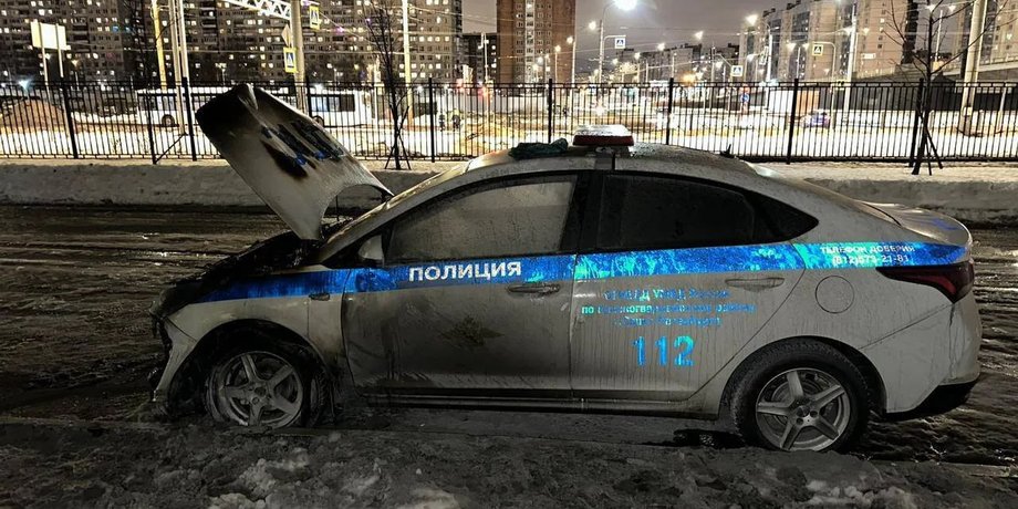 підпал машини, підпали в Росії, підпали поліцейських авто, пожежі в РФ, машина палає