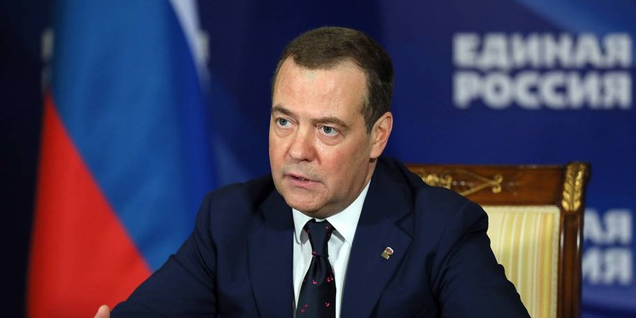 Колишній президент Росії Дмитро Медведєв погрожує Фрідріху Мерцу