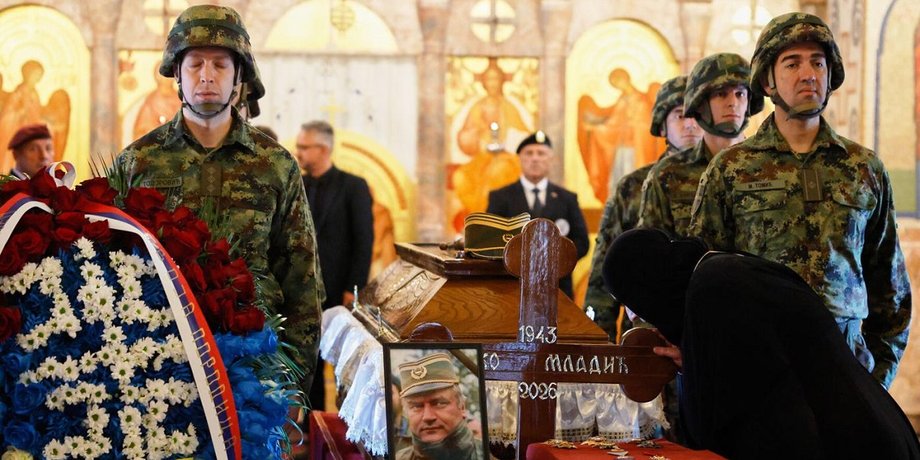 похорон Младіча