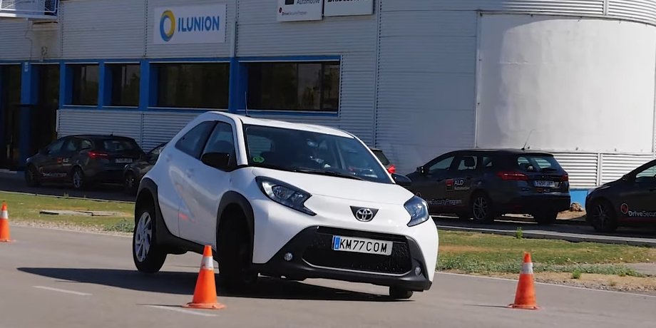 Кроссовер Тойота Айго, Toyota Aygo X, новая Toyota Aygo, кроссовер Toyota Aygo, кроссовер Toyota, лосиный тест