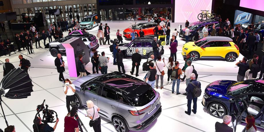 Паризький автосалон 2022, Паризький автосалон, автошоу в Парижі, Peugeot 408, Mercedes EQE, Jeep Avenger, Renault 4,