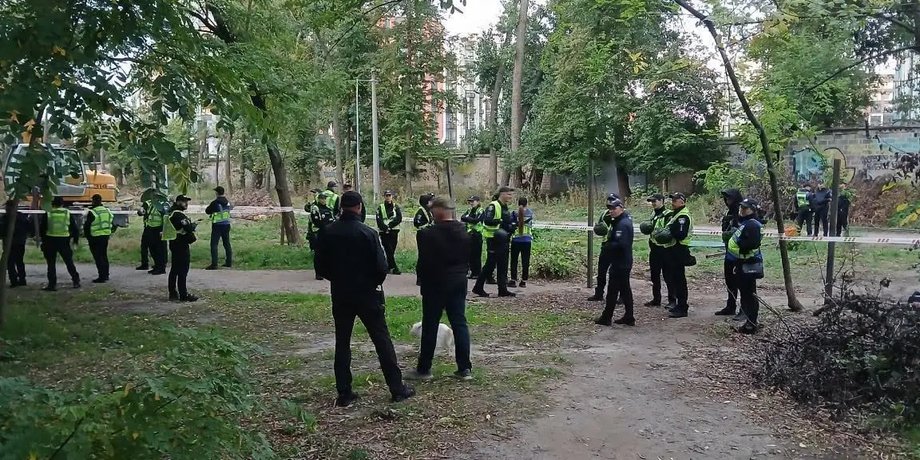 Поліція під час протесту на теремках