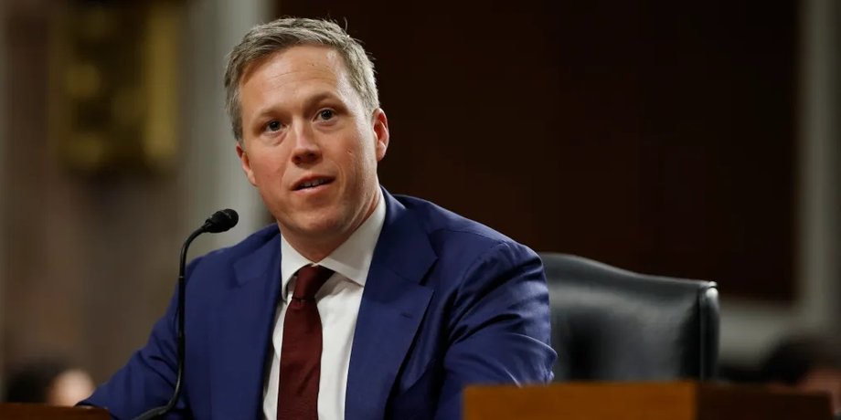 Міністр сухопутних військ США Ден Дрісколл пішов у відставку міністр сухопутних військ США Ден Дрісколл