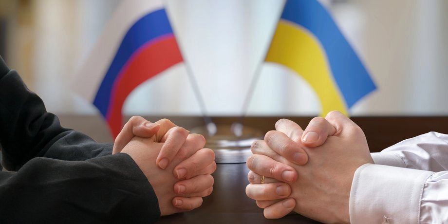 мирні переговори, стіл переговорів, мирні ініціативні, формула світу, дипломатія