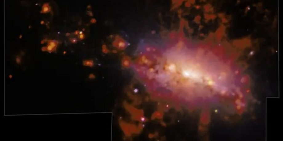галактика NGC 4383