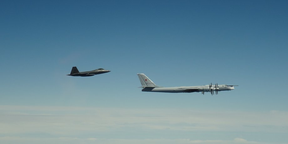 Літаки, перехоплення, F-22 Raptor, Ту-95 "Ведмідь", Аляска