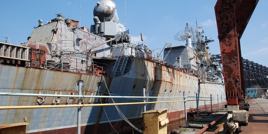 Крейсер "Украина" на Николаевском заводе / Фото: novosti-mk.org