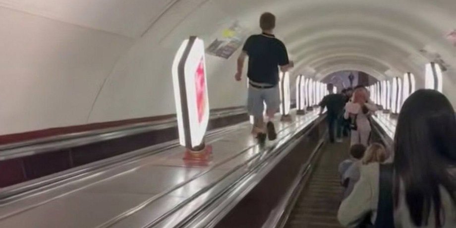 19-летний парень бежал по балюстраде метро на станции Крещатик