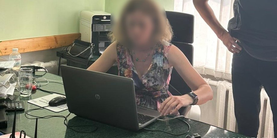 новини тернополя, посадовиця, чинвниця, сертифікат, хабар, бензин