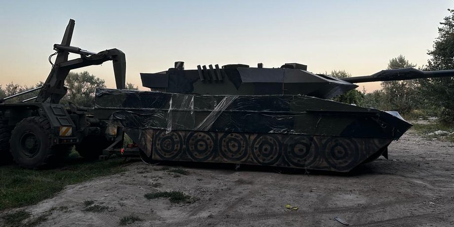 Leopard, танки Leopard, Leopard 2, Leopard 2A4, муляжи Leopard 2A4, муляжи танков, муляжи на фронте