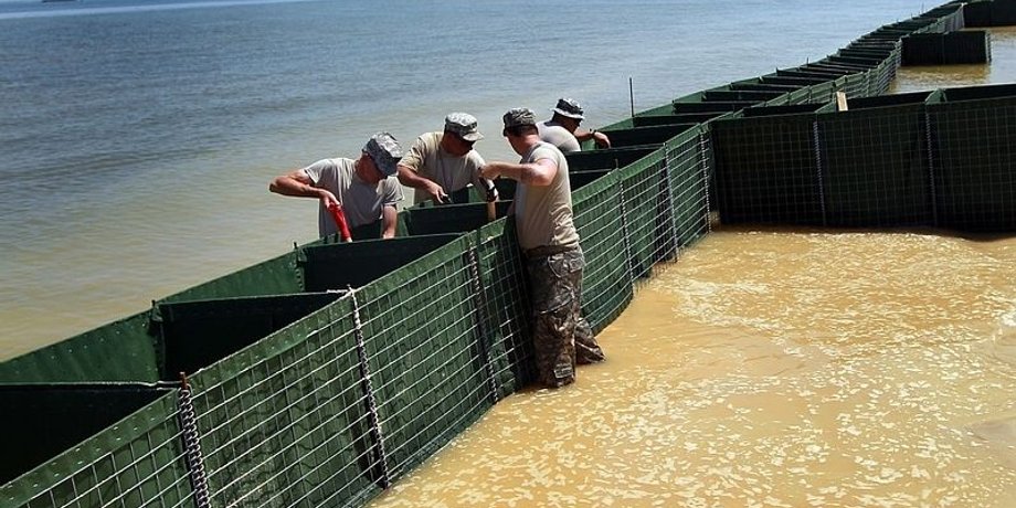 Мобильные заграждения Hesco / Фото: Profimedia.cz