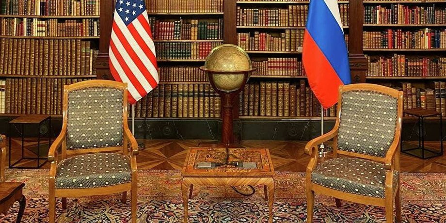 Прапори США та Росії, фото