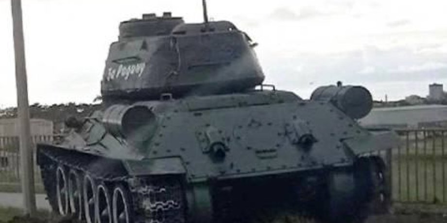 Танк, Т-34, Крым, военная техника, парад, обочина, ВС РФ