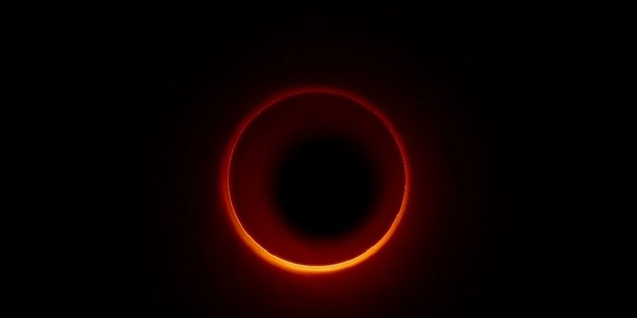 Фотонне кільце, чорна діра