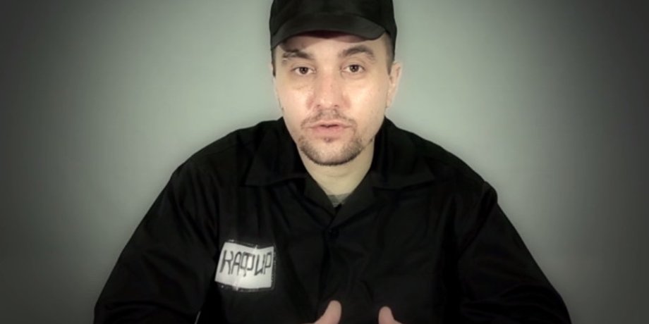Человек, называющий себя офицером ФСБ Евгением Петренко / Фото: meduza.io