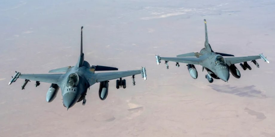 F-16C самолеты
