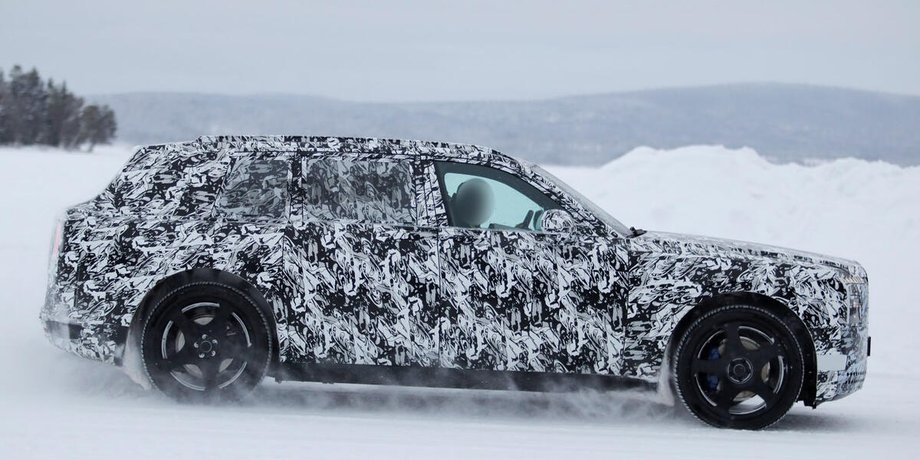 Електричний кросовер Rolls-Royce