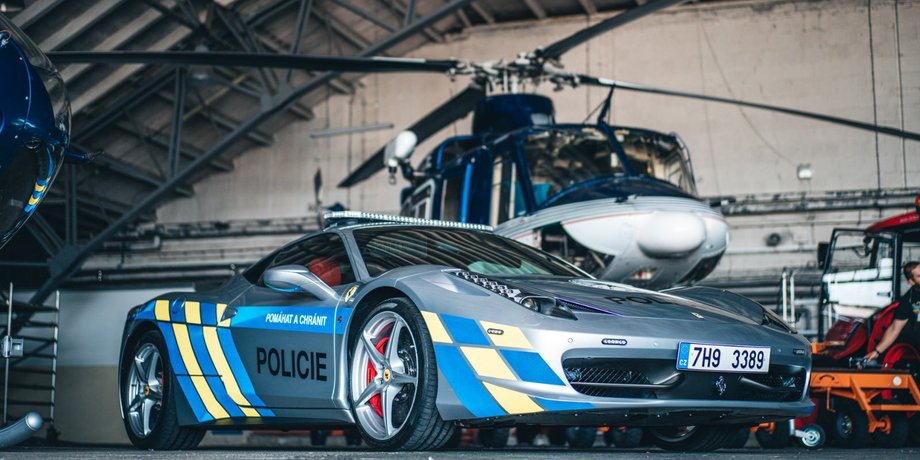 поліцейський феррарі, Ferrari 458 Italia, суперкар Ferrari, поліцейський Ferrari