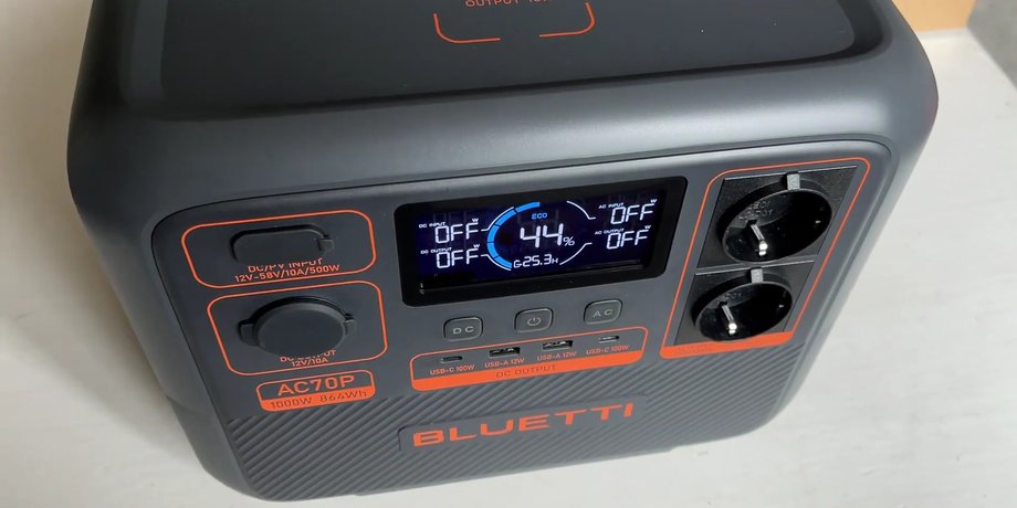 Bluetti AC70P зарядная станция