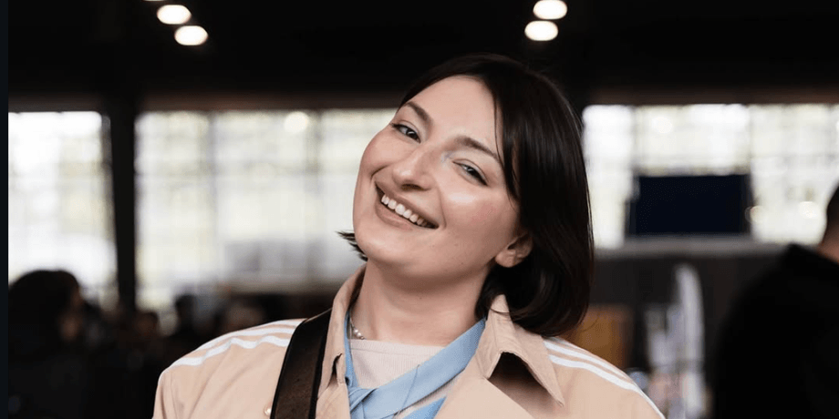 Анастасія Оруджова висміяла скляні зупинки