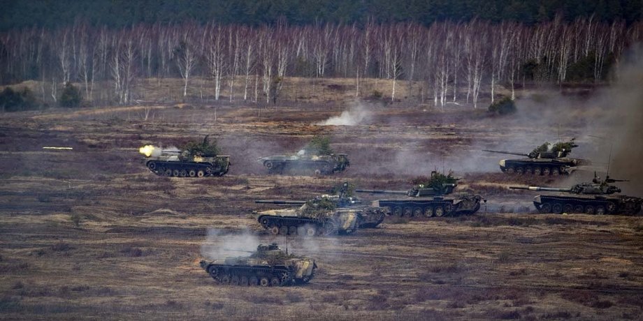 стягивание войск к границам