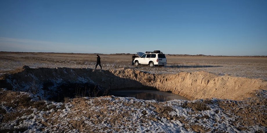 ракеты, воронка, рф, казахстан