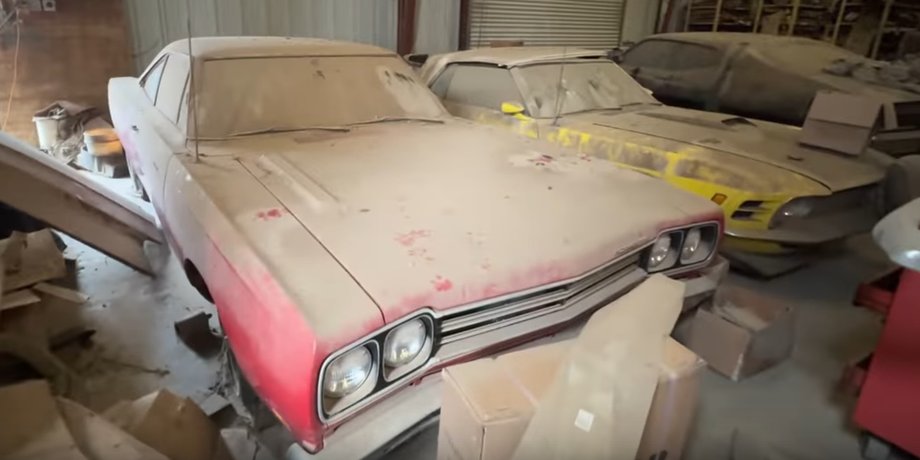 колекція авто, занедбані авто, ретро авто, Ford Mustang Boss, Dodge Challenger, Pontiac GTO