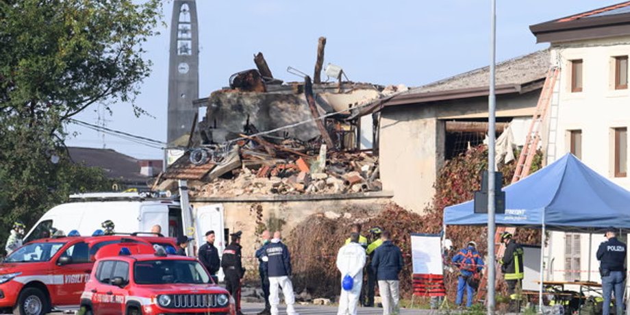 Трое полицейских погибли, 13 человек ранены