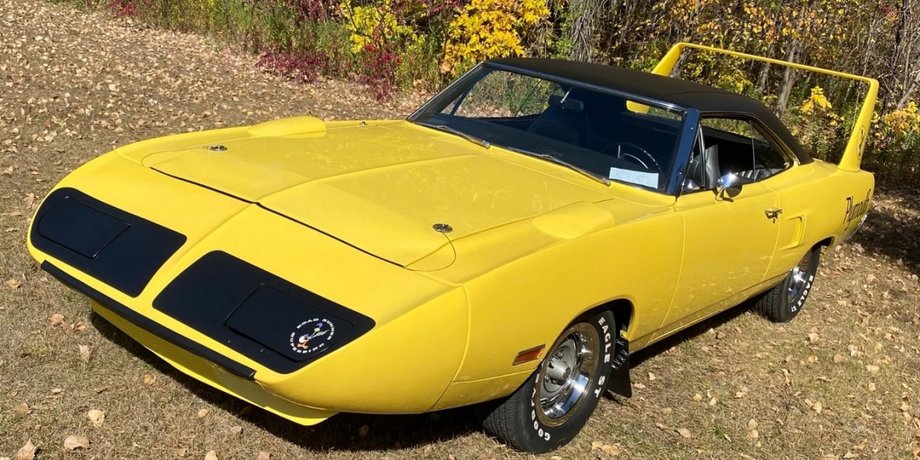 Plymouth Hemi Superbird продается на eBay