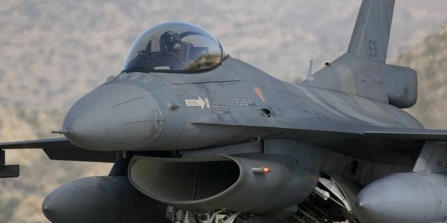 истребитель F-16