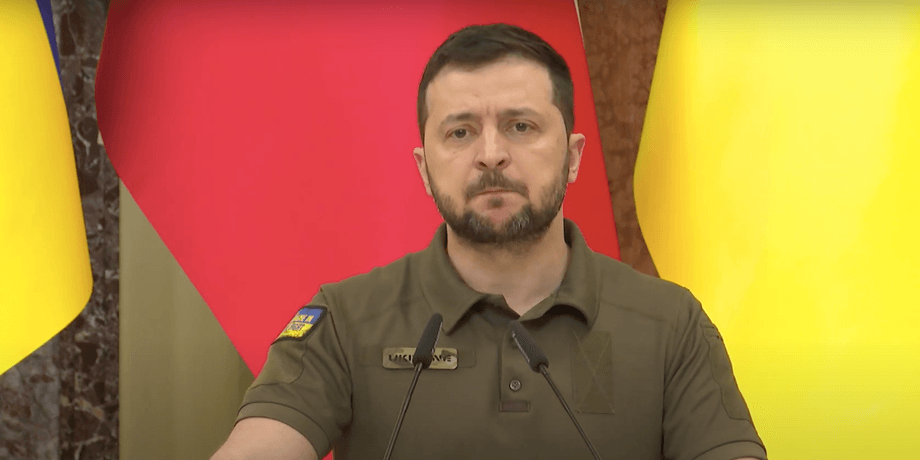 Володимир Зеленський, петиція про скасування заборони на виїзд для чоловіків за кордон