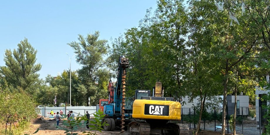 Скандала через вирубку дерев - на Теремках пропонують знести гаражі ветеранів - деталі Вибурка дерев на Теремках