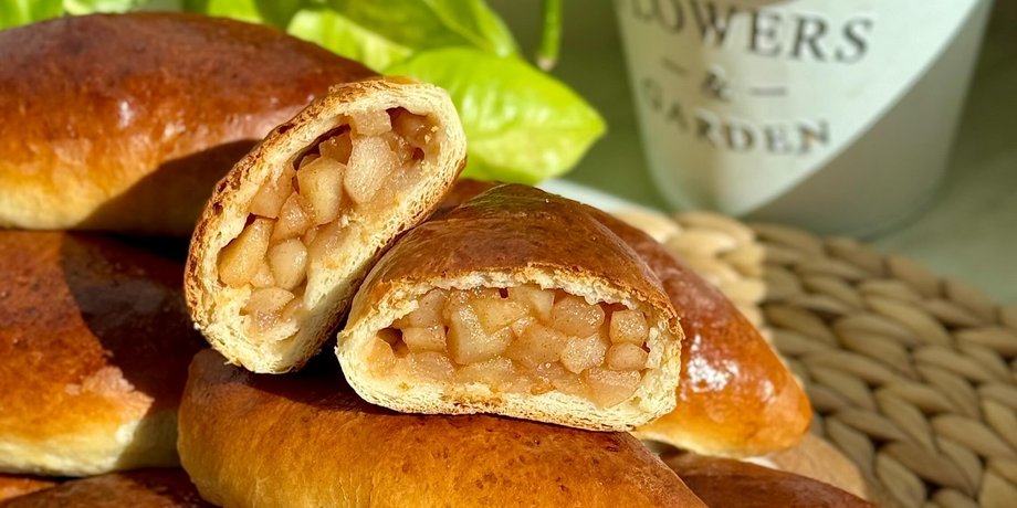 пиріжки з яблуками