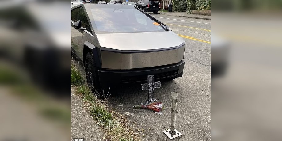 Tesla Cybertruck, кібертрак, кіберстак, туристична пам'ятка