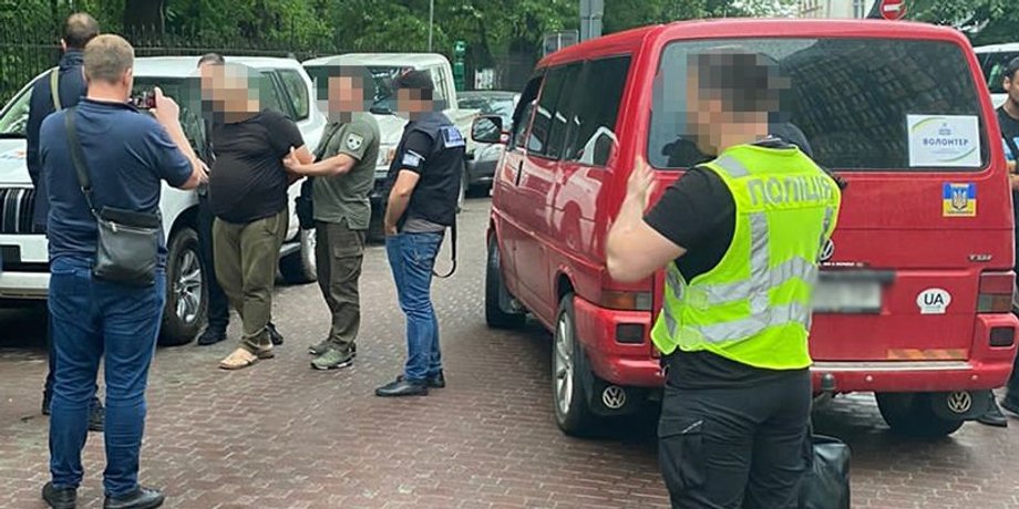 незаконне переправлення через кордон