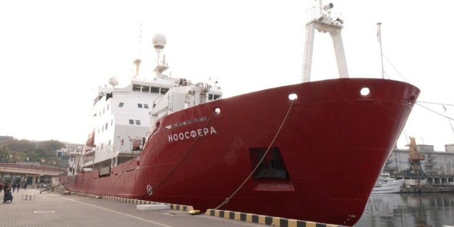 ледокол ноосфера, украинский ледокол, ледокол James Clark Ross, станция вернадского, евген дикий антарктика, украинский антарктический центр